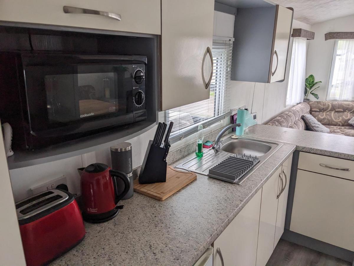 Static Caravan On Lady'S Mile Holiday Park Долиш Екстериор снимка